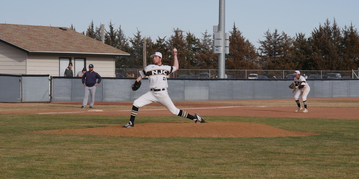 Plainsmen Open Conference play with 2-1 Series Win