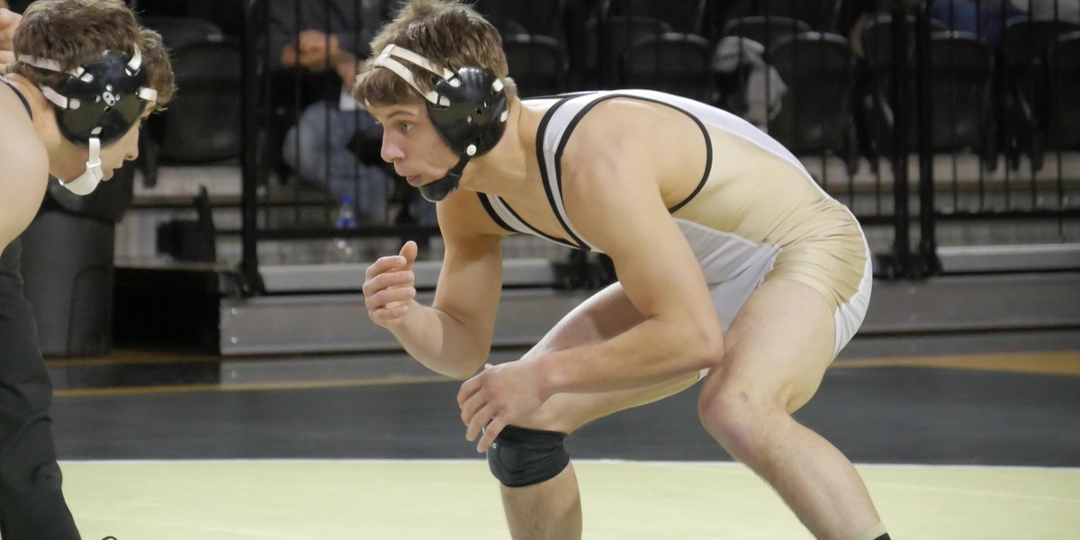 Northeastern Sweeps Competition at Midwest Duals