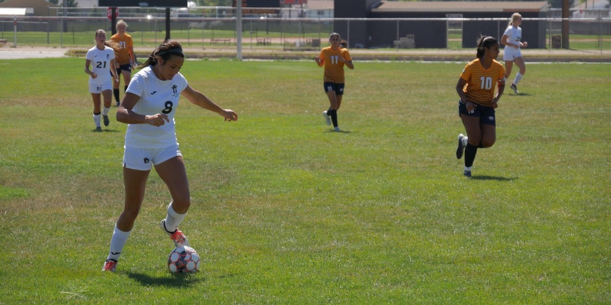 Plainswomen Fall With Late Goal against Cougars