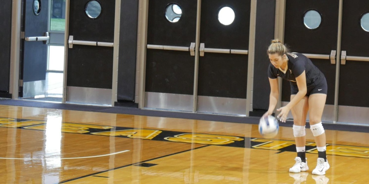 Volleyball Begins Season With Victory