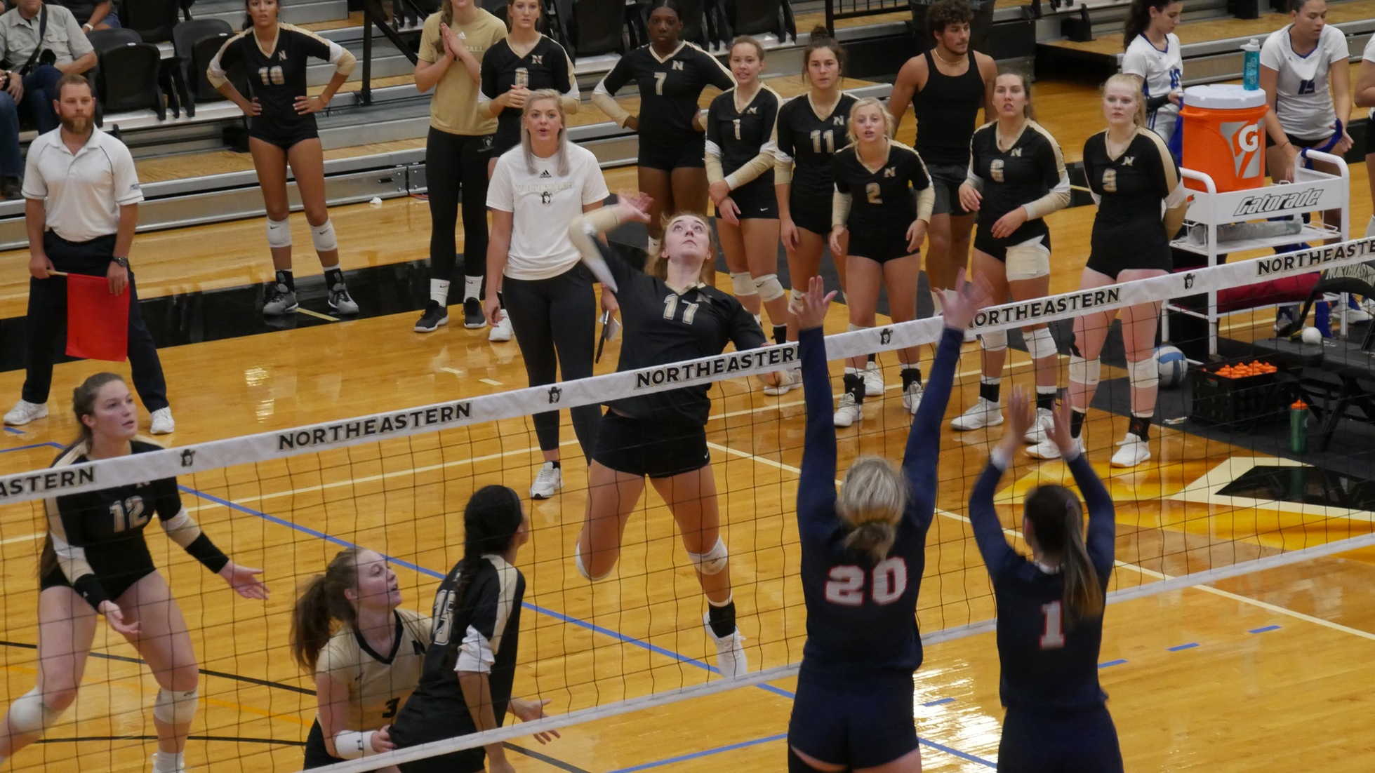 Volleyball Plays Tough Teams in Sam and Louie’s Restaurant Invitational