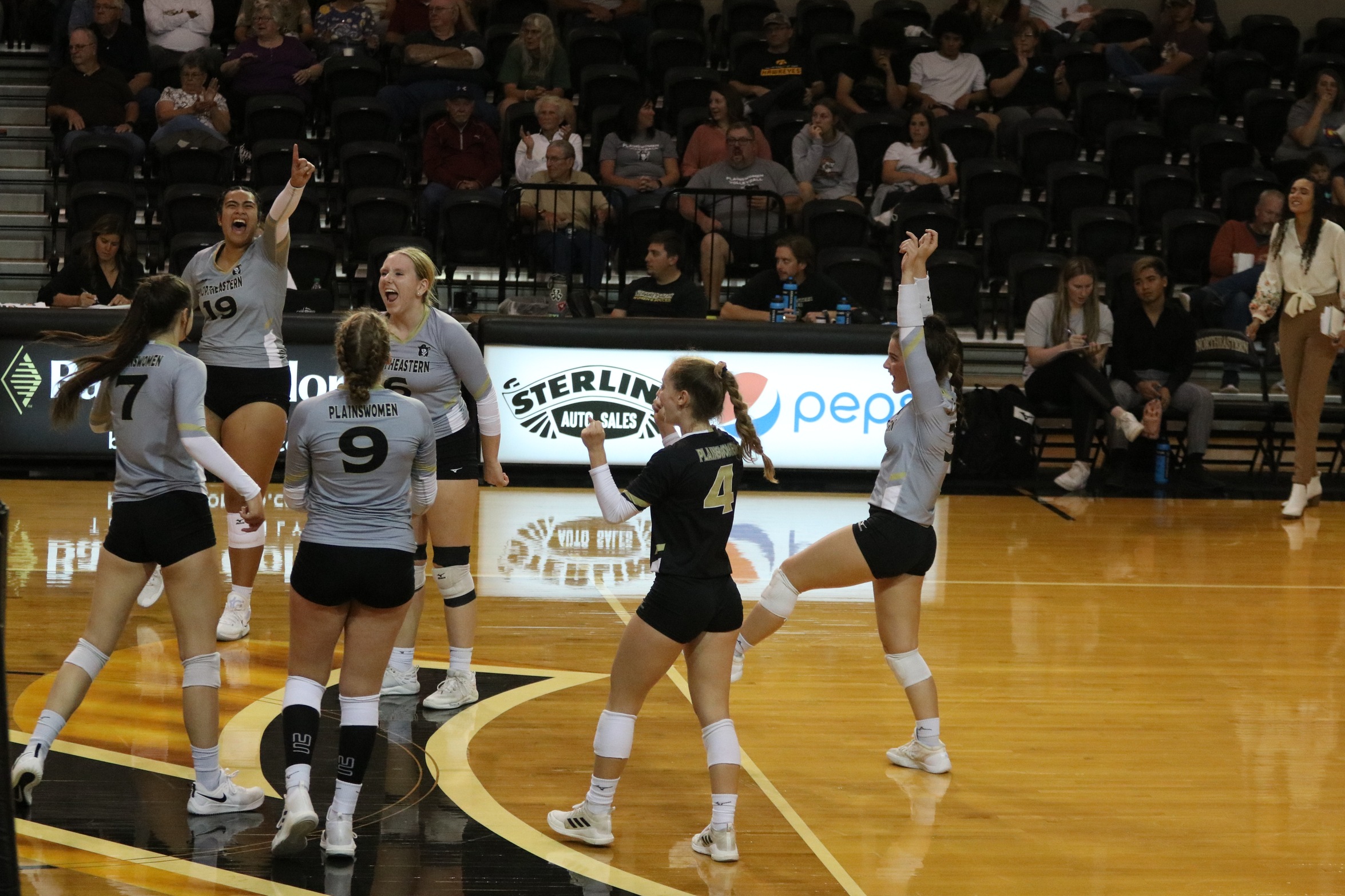 Volleyball Loses Tough Home Game to Western Nebraska
